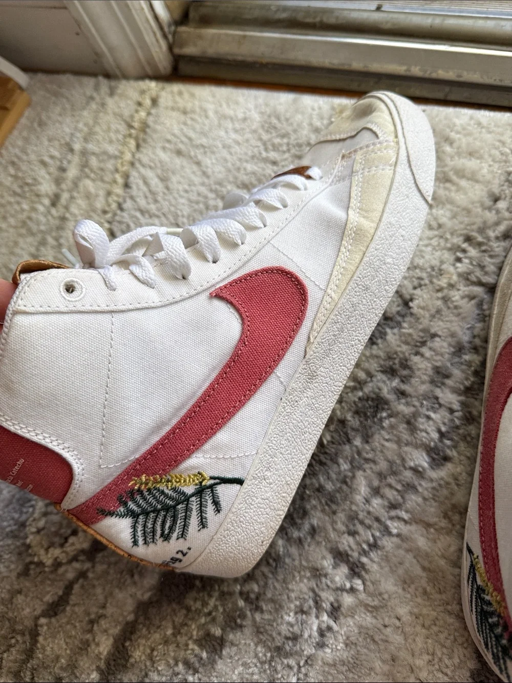 Nike Women high-Top Sneakers in Cream with Coral Swoosh Green Embroidery Blazers